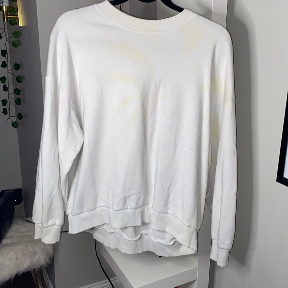 American eagle white light tie dye sweatshirt. SIZE: M